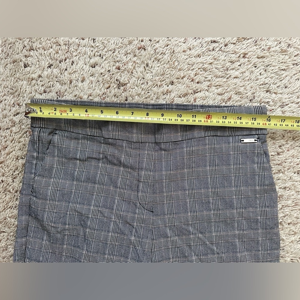 Jones New York Signature Plaid Skinny Pants Womens Size 10 Black White Gray - Picture 2 of 6